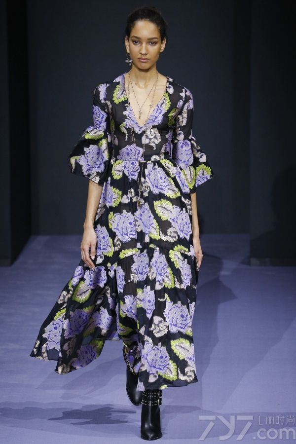 temperley lundon2016秋冬时装秀 薄纱+花朵致敬自然