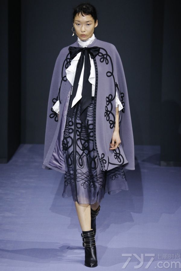 temperley lundon2016秋冬时装秀 薄纱+花朵致敬自然