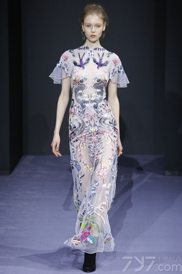 temperley lundon2016秋冬时装秀 薄纱+花朵致敬自然