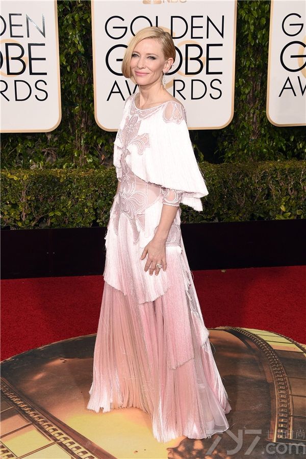 2016金球奖直击：女星红毯造型争艳