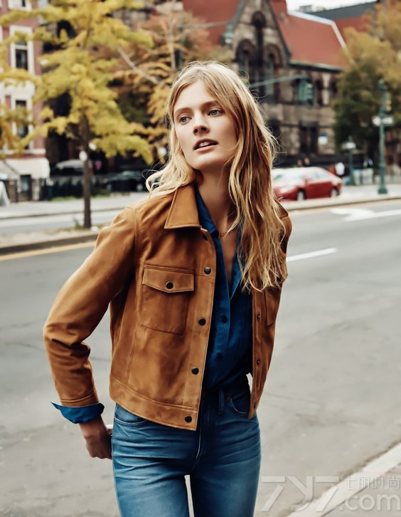 牛仔搭配图片女,牛仔搭配什么鞋,牛仔搭配什么衣服好看