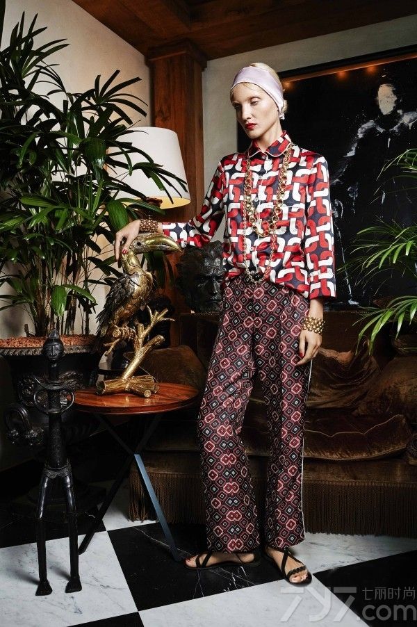 把睡衣穿出街 时髦精们玩转自由造型