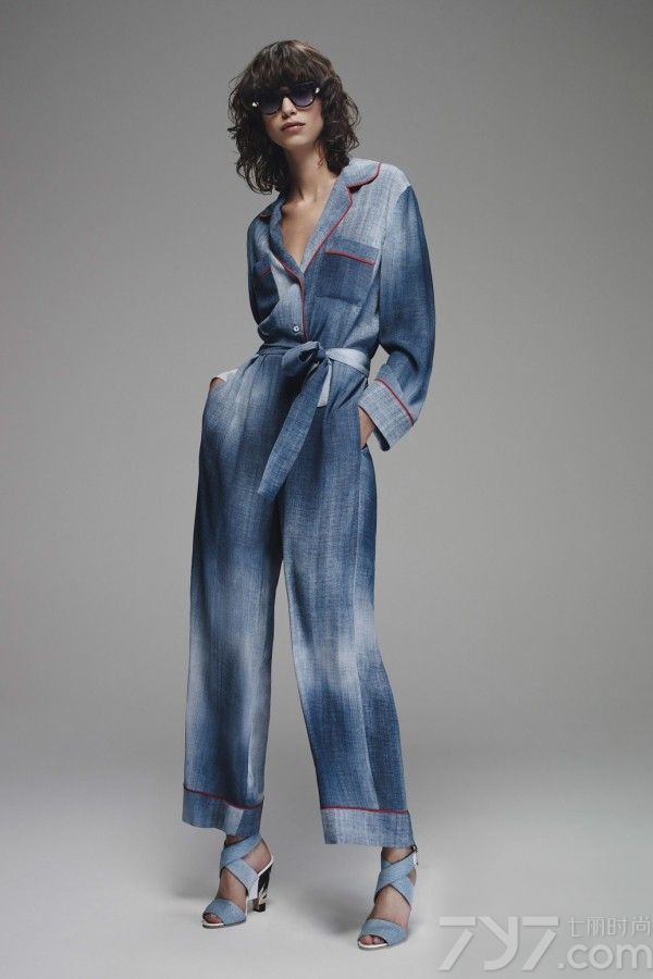 把睡衣穿出街 时髦精们玩转自由造型