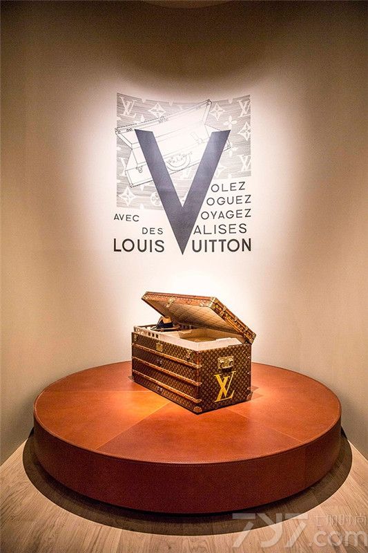 LV展巴黎举办：一百年来欧洲上流社会是如何旅行的？