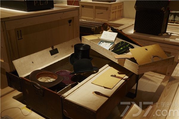 LV展巴黎举办：一百年来欧洲上流社会是如何旅行的？