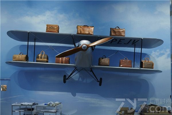 LV展巴黎举办：一百年来欧洲上流社会是如何旅行的？