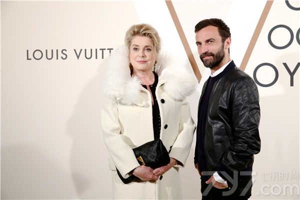 LV展巴黎举办：一百年来欧洲上流社会是如何旅行的？