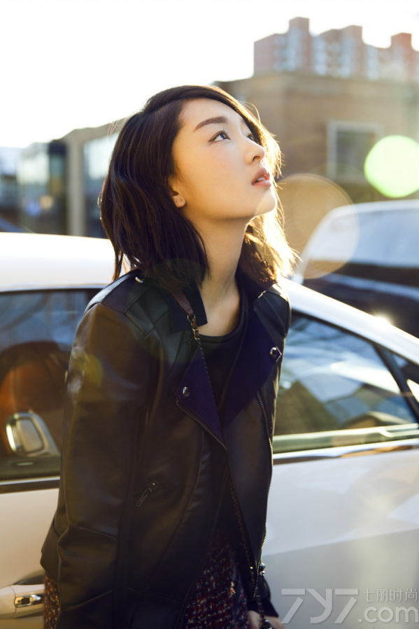 从‘山楂树’到时装周 周冬雨气质蜕变一路高歌