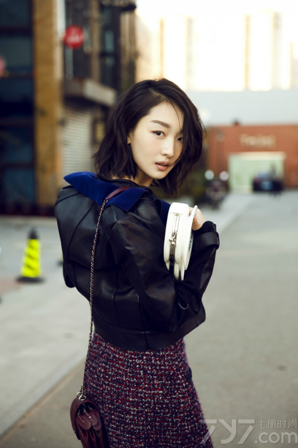 从‘山楂树’到时装周 周冬雨气质蜕变一路高歌