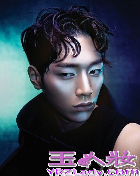 近日，安宰贤、CNBLUE李宗泫、金元中、徐康俊、洪中贤携手某时尚杂志拍摄了一组写真图片，吸引了大批粉丝的目光。当下炙手可热的小鲜肉共同演绎着另类、感性的时尚大片，看来属于他们的时代终于到了。