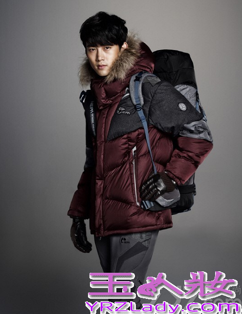 近日，女神全智贤与2PM组合成员语泽演一起为某户外运动服饰品牌拍摄了一组秋冬画报，画报以“INNOVATION”进行了拍摄，强调登山服在旅行中产生的自由美和成熟美。两人不仅很好地展现了服饰的优越性，自身的好身材也成为焦点。