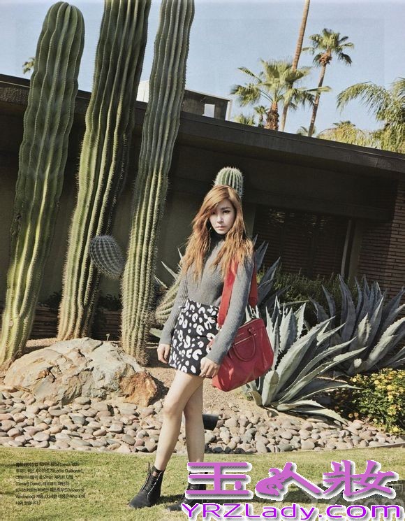 近日，少女时代中的小分队TTS成员Tiffany，为某时尚杂志《VOGUE girl》拍摄了一组画报。在这组画报中，Tiffany身穿毛衣或长裙等休闲秋日服饰展现魅力。一起进行的采访对于此次专辑她表示：“我们的真实想法都包括在这张专辑中了，很多部分也直接参与充分发挥了魅力”。