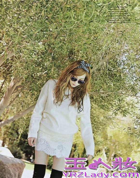 近日，少女时代中的小分队TTS成员Tiffany，为某时尚杂志《VOGUE girl》拍摄了一组画报。在这组画报中，Tiffany身穿毛衣或长裙等休闲秋日服饰展现魅力。一起进行的采访对于此次专辑她表示：“我们的真实想法都包括在这张专辑中了，很多部分也直接参与充分发挥了魅力”。