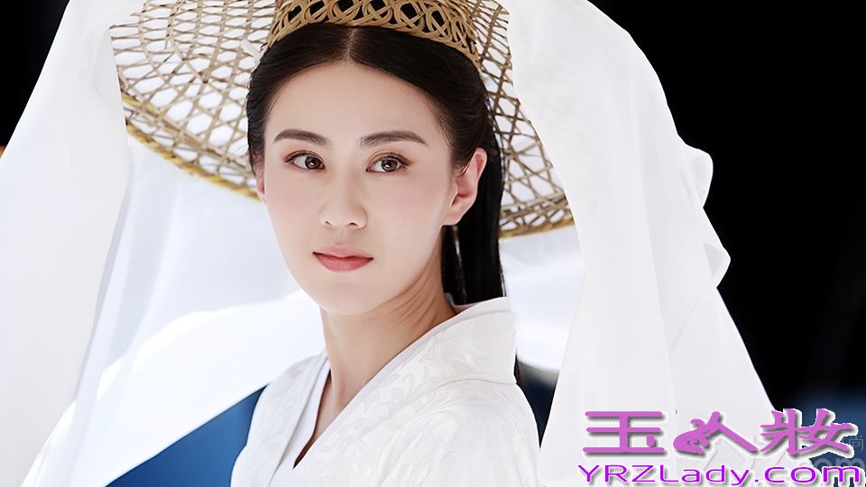 近日，由王珞丹、林峰、李欣聪、周丽淇等联袂主演的《卫子夫》正在卫视热播，该剧讲述了汉武帝刘彻（林峰饰）的第二任皇后卫子夫（王珞丹饰）从一个平凡歌姬变身一代贤后，与汉武帝厮守四十八年的传奇故事。青年演员李欣聪在剧中饰演卫子夫的好姐妹沈葭，默默守在身边不离不弃，鼓励和支持着她。而由李欣聪饰演的沈葭剧照也于今日曝光，图中沈葭与卫子夫相互依靠，并时刻陪伴在卫子夫身边，姐妹情深。