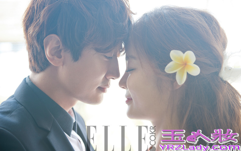 今日上午，韩国某网站曝光了两张蔡琳与高梓淇婚纱照的写真，在整个画面中，蔡琳与高梓淇幸福对望的样子惹来众多粉丝直呼羡慕。同时该组画报将通过《ELLE BRIDE》韩国传刊号公开，而两人也将在不久的10月举行幸福与甜蜜的婚礼。