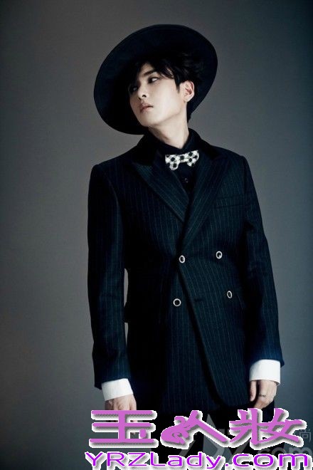 Super Junior携新专辑MAMACITA回归，将于25日下午公开预告视频。据悉，《MAMACITA》是一首New jack swing曲风的歌曲，SJ成员将会展现不同以往的一面，下面一起来看看Super Junior个人写真集预告照图片吧！