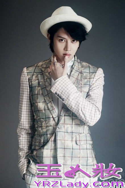 Super Junior携新专辑MAMACITA回归，将于25日下午公开预告视频。据悉，《MAMACITA》是一首New jack swing曲风的歌曲，SJ成员将会展现不同以往的一面，下面一起来看看Super Junior个人写真集预告照图片吧！