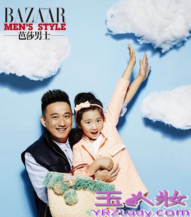 在湖南卫视的亲子节目《爸爸去哪儿2》中，黄磊的表现获得了很多观众的肯定，其乖巧可爱的女儿多多也深受大家的喜欢，这样幸福的家庭也十分令人羡慕。黄磊以爸爸的身份再次走红，近日还与女儿多多拍摄了一组芭莎男士的写真，一起来看看吧!
