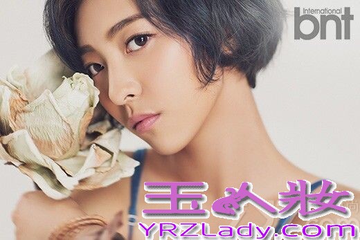 近日FX组合成员Luna为某时尚杂志拍摄了一组时尚画报写真，在这组画报中，Luna突破以往邻家女孩的形象，化身为多种魅力女神，不管是复古造型还是摇滚朋克风的性感女子，引来粉丝们直呼越来越美了！分享一组Fx组合Luna画报写真公开，变化多种性感魅力美女，惊呆粉丝的眼球。