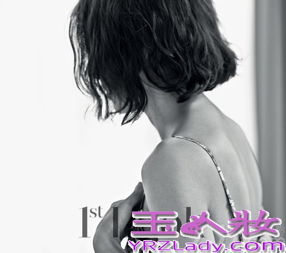 国民妖精李孝利，近日为某杂志拍摄了一组短发写真画报，画报中女神李孝利首次以短发形象出现，画报以“性感”为主，穿着各色随性休闲的服饰，展示了多种风格的性感魅力，引发众多粉丝和网友的惊讶。特别是一句“女神将性感操纵自如”的画面，让摄影师都不得不如佩服国民妖精的魅力。