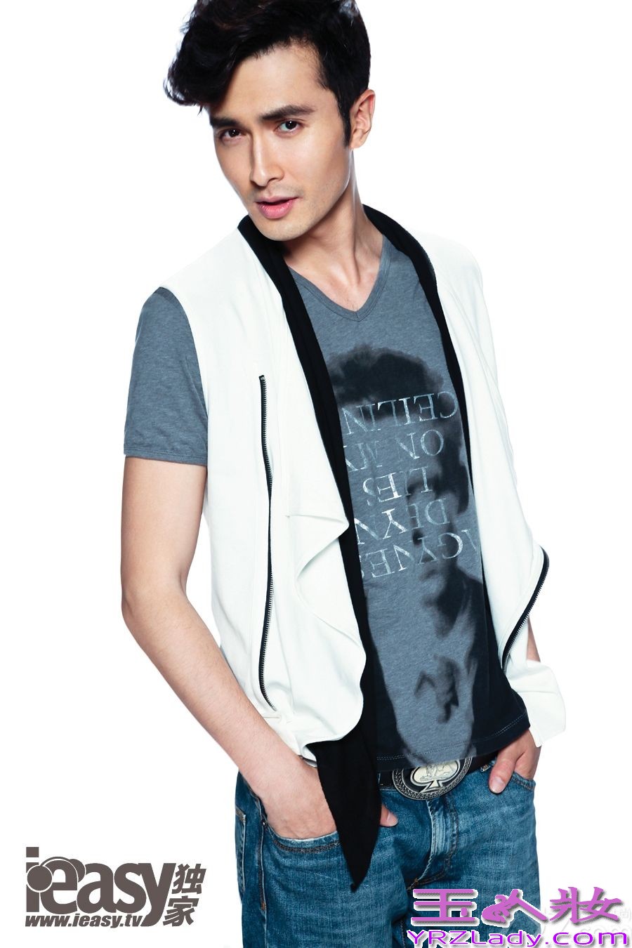 由当红花旦杨幂首次担任制片人兼主演的青春偶像剧《微时代》，正在腾讯独家热播。近日，制片人杨幂携手剧中六大新人主演——“幂男郎”高伟光、张云龙、张彬彬，以及“幂女郎”迪丽热巴、李溪芮、肖雨雨，共同登上《Easy》8月刊封面大片，女神型男一字排开，“颜赞军团”分外吸睛。