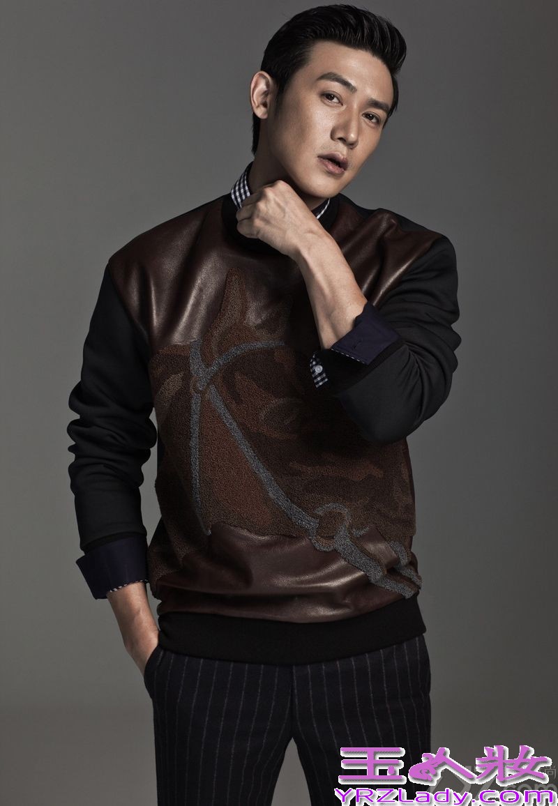 新一期的《爸爸去哪儿》贝儿与费曼分为一组寻宝藏，一路上贝儿“碎碎念”，费曼沉默的样子超级可爱，两人组成了新的受欢迎CP组合。贝儿如此热情如火的性格，日常生活也不闲着，日前跟着爸爸陆毅为某知名杂志拍摄一组亲子封面大片，父女两的造型风格多样，时尚指数爆表，超级赞。