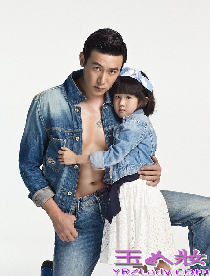 新一期的《爸爸去哪儿》贝儿与费曼分为一组寻宝藏，一路上贝儿“碎碎念”，费曼沉默的样子超级可爱，两人组成了新的受欢迎CP组合。贝儿如此热情如火的性格，日常生活也不闲着，日前跟着爸爸陆毅为某知名杂志拍摄一组亲子封面大片，父女两的造型风格多样，时尚指数爆表，超级赞。