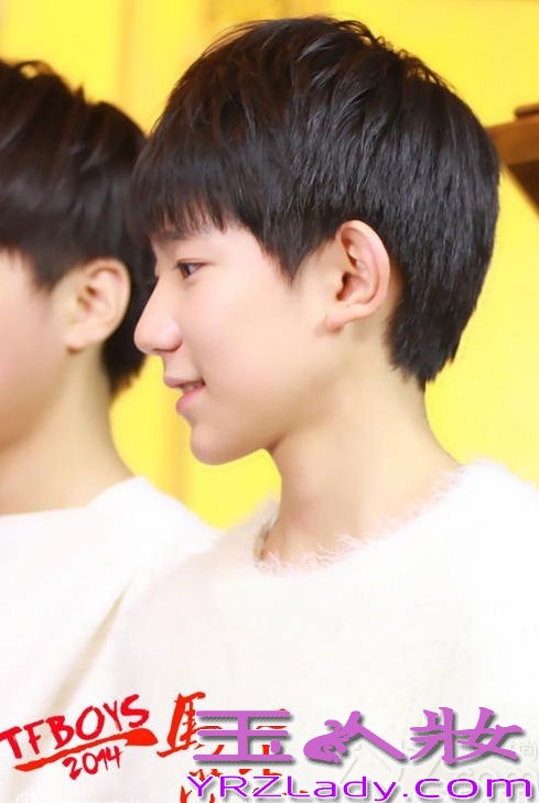 TFBOYS偶像组合，成员有王俊凯、王源、易烊千玺。十四五岁的三小只，是名符其实的“嫩偶”。TFBOYS有多红？相信大家都已清楚，下面就为大家分享小鲜肉tfboys的日常生活照，一起来看看吧！