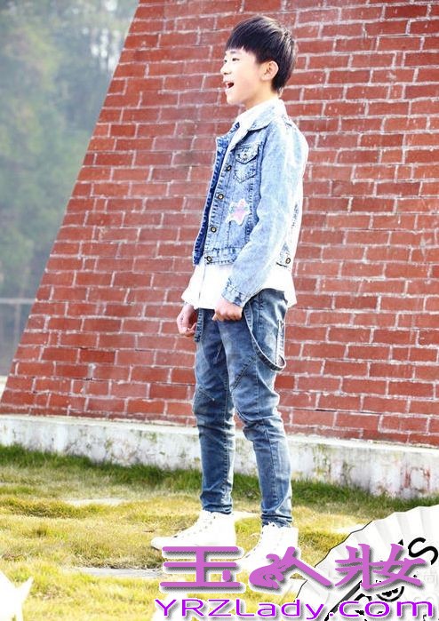 TFBOYS偶像组合，成员有王俊凯、王源、易烊千玺。十四五岁的三小只，是名符其实的“嫩偶”。TFBOYS有多红？相信大家都已清楚，下面就为大家分享小鲜肉tfboys的日常生活照，一起来看看吧！