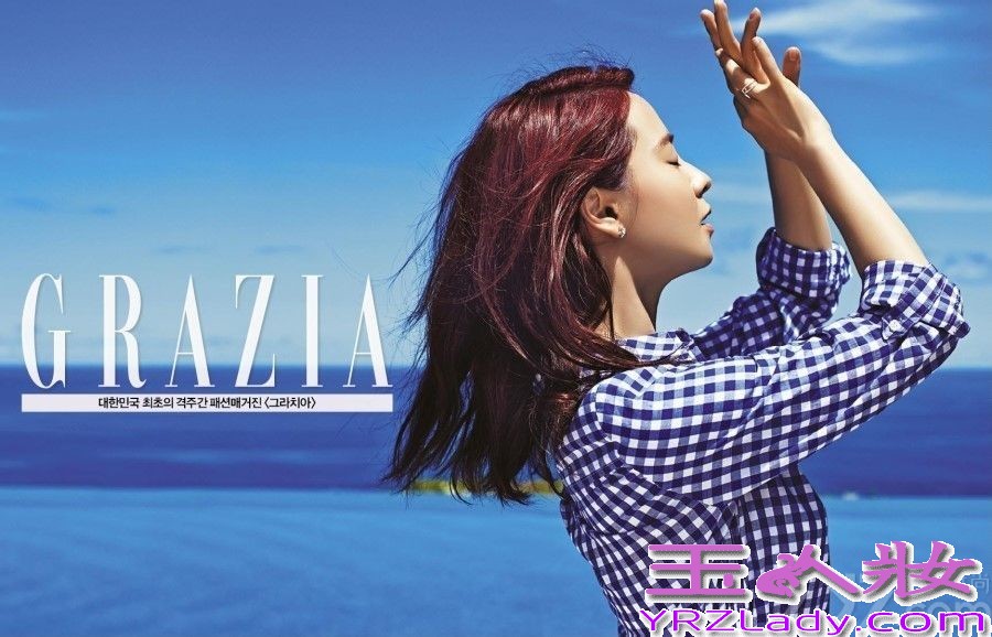 宋智孝大牌范写真，尽展轻盈自在，充满感性的浪漫气息，一改Running Man里的懵智形象，展现了神秘玲珑的女人魅力。