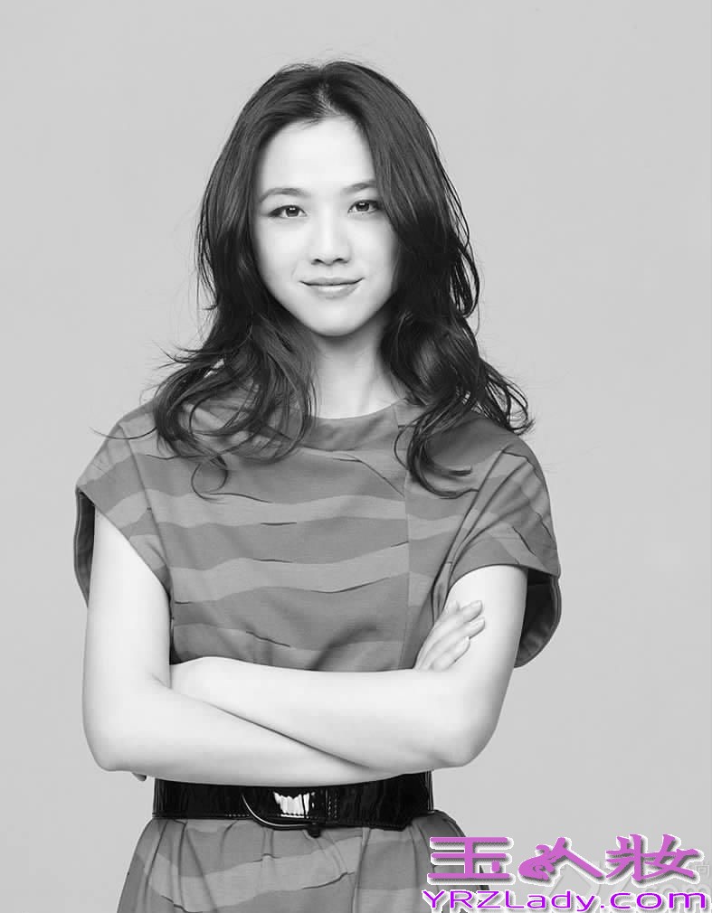 女神汤唯大婚，你心碎了吗？大家都觉得汤唯很美，但是具体的哪里令人惊艳却说不出，五官单独看不是特别美丽，但是放在一起却能令人移不开视线，下面盘点大众女神汤唯性感绝美的瞬间。