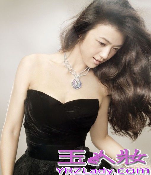 女神汤唯大婚，你心碎了吗？大家都觉得汤唯很美，但是具体的哪里令人惊艳却说不出，五官单独看不是特别美丽，但是放在一起却能令人移不开视线，下面盘点大众女神汤唯性感绝美的瞬间。