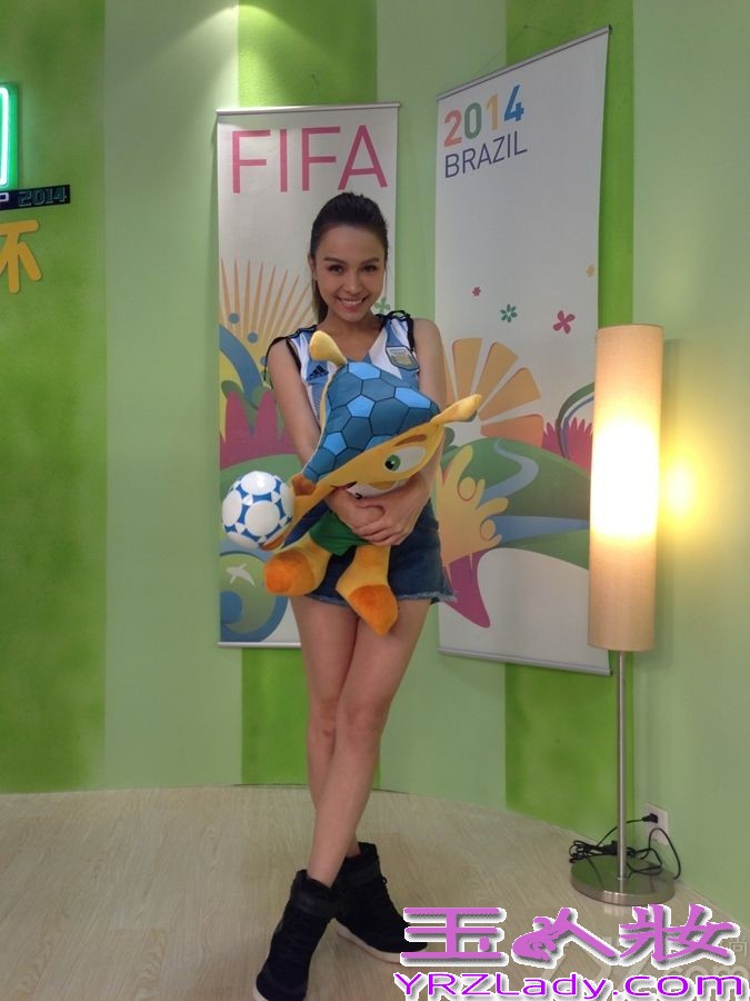 近期，随着世界杯火热赛事进行，与海蝶音乐联手推出新专辑《我欣中的罗大佑》的极客四宝：林采欣，罗熙杰，何大为，孙自佑，也用自己的方式为世界杯加油。而他们与郭富城，罗志祥，蔡依林以及吴莫愁共同参与足球加油舞的推广活动也让粉丝过足了眼瘾。