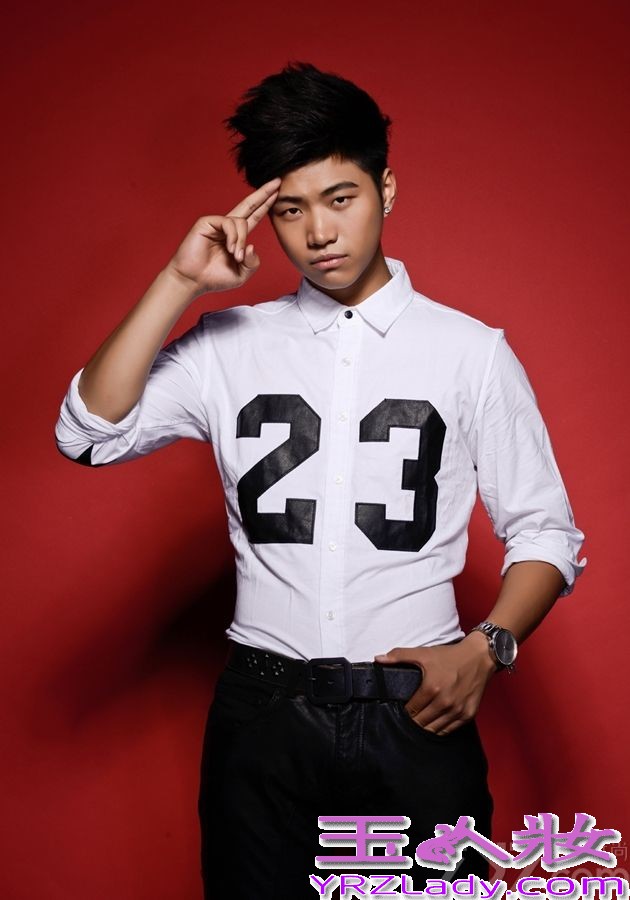 近期，随着世界杯火热赛事进行，与海蝶音乐联手推出新专辑《我欣中的罗大佑》的极客四宝：林采欣，罗熙杰，何大为，孙自佑，也用自己的方式为世界杯加油。而他们与郭富城，罗志祥，蔡依林以及吴莫愁共同参与足球加油舞的推广活动也让粉丝过足了眼瘾。