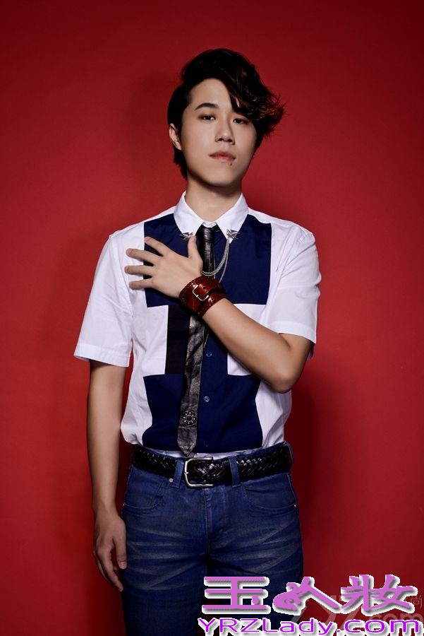 近期，随着世界杯火热赛事进行，与海蝶音乐联手推出新专辑《我欣中的罗大佑》的极客四宝：林采欣，罗熙杰，何大为，孙自佑，也用自己的方式为世界杯加油。而他们与郭富城，罗志祥，蔡依林以及吴莫愁共同参与足球加油舞的推广活动也让粉丝过足了眼瘾。