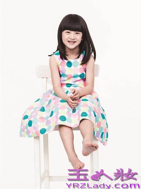 近日，著名杂志《精彩OK》为庆祝六一儿童节的到来，邀请到几位环球Baby欢聚一堂，还策划拍摄了一期 《OK Baby》 儿童节封面特刊。在选择OK Baby上力求达到完美，而田亮的女儿Cindy则成为了《OK Baby》杂志在中国区域的首位代言人，下面让我们一起来看看Cindy的时尚大片吧！