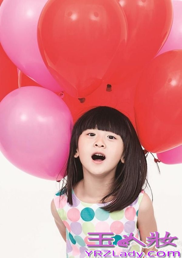 近日，著名杂志《精彩OK》为庆祝六一儿童节的到来，邀请到几位环球Baby欢聚一堂，还策划拍摄了一期 《OK Baby》 儿童节封面特刊。在选择OK Baby上力求达到完美，而田亮的女儿Cindy则成为了《OK Baby》杂志在中国区域的首位代言人，下面让我们一起来看看Cindy的时尚大片吧！