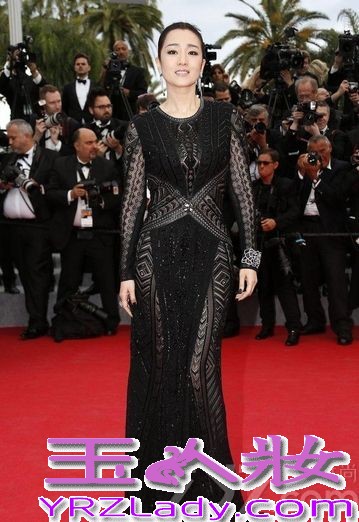 北京时间5月15日凌晨，为期10天的第67届戛纳国际电影节于法国戛纳举行。巩俐、章子怡、妮可·基德曼等诸多重量级明星亮相开幕红毯，身穿华丽的礼服大秀完美身材。