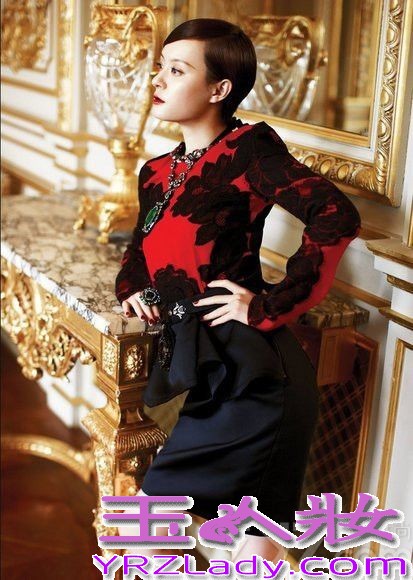 活跃在荧屏上的孙俪受到了大家的喜爱，一直以辣妈形象出现的孙俪在写真中展现出女王唯我独尊的一面，甄嬛传的热度不减，大家对孙俪的喜爱之情也是不可言语的。下面一起看看孙俪魅惑性感写真图片，尽显女王至尊霸气。