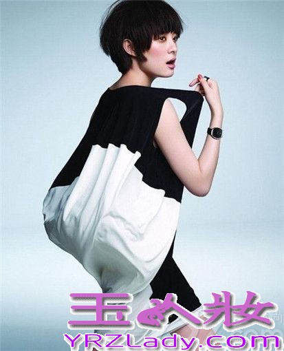 活跃在荧屏上的孙俪受到了大家的喜爱，一直以辣妈形象出现的孙俪在写真中展现出女王唯我独尊的一面，甄嬛传的热度不减，大家对孙俪的喜爱之情也是不可言语的。下面一起看看孙俪魅惑性感写真图片，尽显女王至尊霸气。