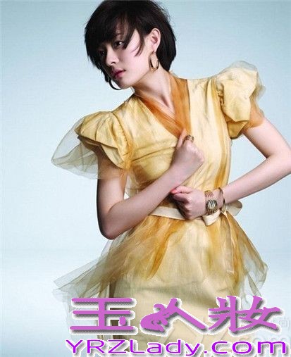 活跃在荧屏上的孙俪受到了大家的喜爱，一直以辣妈形象出现的孙俪在写真中展现出女王唯我独尊的一面，甄嬛传的热度不减，大家对孙俪的喜爱之情也是不可言语的。下面一起看看孙俪魅惑性感写真图片，尽显女王至尊霸气。