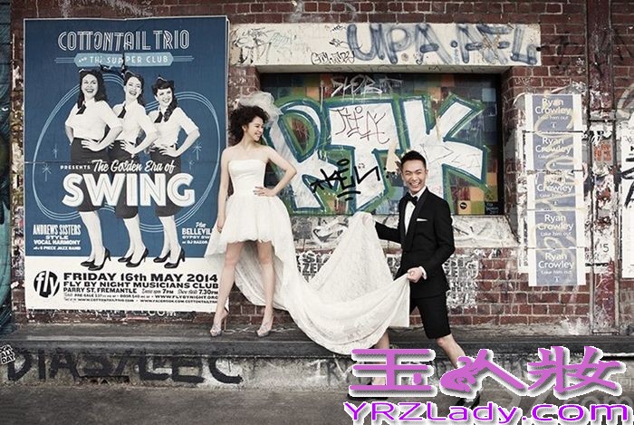 1975年3月19日出生于台湾省台中市丰原区的徐若瑄 ，出道早期一直都被塑造为性感偶像，并且还前往日本发展过一段时间，之后才回归的台湾市场，以日式造型、才女身份亮相，她还为很多巨星写过歌，现年已经30多的她，无辜无邪的大眼睛、火辣诱惑的身材、岁月似乎从未在她的脸上留下痕迹，值得为她高兴的是这位女神终于在6月底将己嫁出去了，与新加坡马可波罗海业集团主席李云峰完婚，近日他们澳洲唯美婚纱照图片也被曝光，现在就赶紧让我们一起来看看吧！