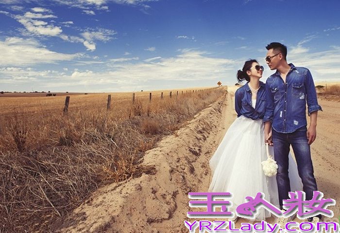 1975年3月19日出生于台湾省台中市丰原区的徐若瑄 ，出道早期一直都被塑造为性感偶像，并且还前往日本发展过一段时间，之后才回归的台湾市场，以日式造型、才女身份亮相，她还为很多巨星写过歌，现年已经30多的她，无辜无邪的大眼睛、火辣诱惑的身材、岁月似乎从未在她的脸上留下痕迹，值得为她高兴的是这位女神终于在6月底将己嫁出去了，与新加坡马可波罗海业集团主席李云峰完婚，近日他们澳洲唯美婚纱照图片也被曝光，现在就赶紧让我们一起来看看吧！