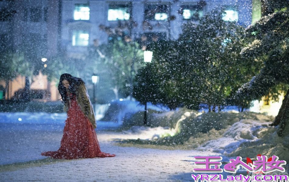 2013年当代著名小说作家郭敬明转向影视业，拍摄处女作电影同名小说《小时代》受到广泛青年的好评，票房更是爆满，让郭敬明大赚一笔。因此，郭敬明接连拍摄了第二部，也无虚座，2014年，郭敬明将再次携《小时代3》归来。主演不变，这次又该上演哪些故事呢？尽请期待吧！