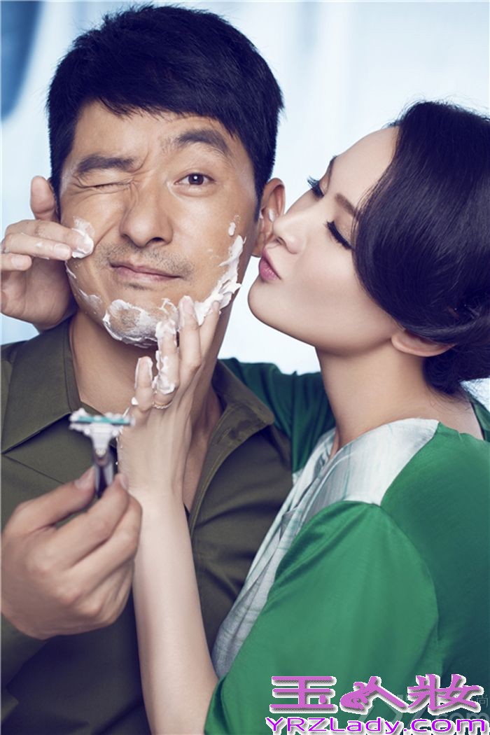 2007年，郭晓冬程莉莎牵手步入婚姻殿堂，婚后，郭晓冬与妻子程莉莎始终恩爱如初，并诞下爱情结晶。回顾夫妻二人过往的幸福脚印，七年之暖甜蜜美满。