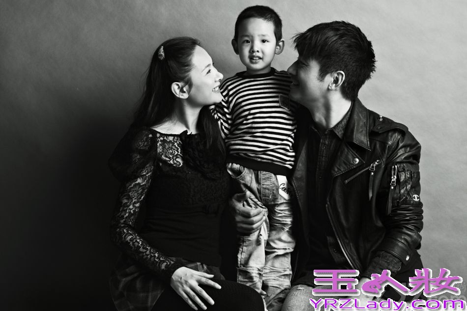 2007年，郭晓冬程莉莎牵手步入婚姻殿堂，婚后，郭晓冬与妻子程莉莎始终恩爱如初，并诞下爱情结晶。回顾夫妻二人过往的幸福脚印，七年之暖甜蜜美满。