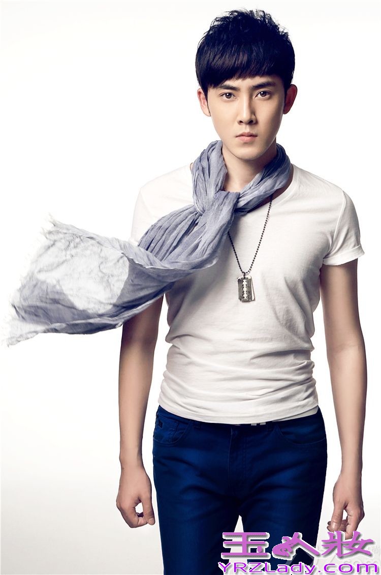 近日，演员张睿曝光一组最新写真，片中张睿化身温暖型男，一身牛仔打扮时尚阳光。在正在热播的电视剧《隋唐英雄4》中，张睿饰演“扫北王”罗通。