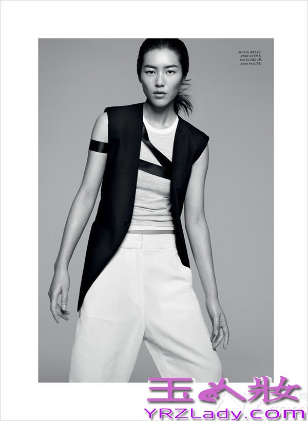 中国超模刘雯登上《RIKA》杂志，成为其最新一期封面女孩，并拍摄了一组时尚写真大片。大片中，刘雯干练地将硬朗帅气中性风演绎得维妙维肖！