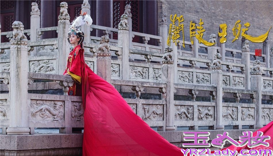 《兰陵王妃》由小说改编成电视剧，做为主演的张含韵、傅颖的华美定妆装已经曝光，美片中的古装大婚造型，大气优雅、华丽，动人心魄。