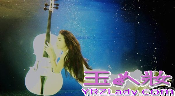 近日有着内地小滨崎步美誉的内地知名艺人裴紫绮在为新专辑紧锣密鼓的制作当中，经纪公司为了达到效果特地租用水下影棚拍摄全新写真，据悉拍摄水底写真当日的气温已达到零下6摄氏度, 经纪公司重金邀请张艺谋御用水底拍摄班底,为其保驾护航,不懂水性的Ziki非常敬业，身着洁白的纱裙，不畏寒冷潜入五米深的水底，水下拍摄整个过程持续8小时以上，一次次入水让工作人员万分担心，紫绮却在拍摄的过程中不断的安慰现场工作人员不用担心，一定可以完成拍摄.
裴紫绮表示:虽然拍摄很冷,但是第一次体验这样的特殊拍摄,所以在整个过程当中收获了很多快乐,工作人员都很关心自己,而现在的努力程度，还远远不够,要向范冰冰看齐,做一名敬业的艺人.其经纪公司未来星光Box-m盒子音乐执行总裁胡一白特地探班称:裴紫绮是个十分敬业的艺人,对这次的新专辑很有信心,必当火力全开，全力以赴。